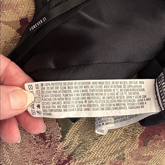 Forever 21 black dress lingerie mini
Open back spaghetti strap V-neck
Size M - Picture 2 of 13